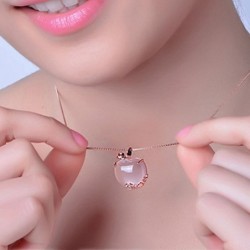 Elegante colar de ouro rosa - pingente em forma de maçã - cristais - opala rosa