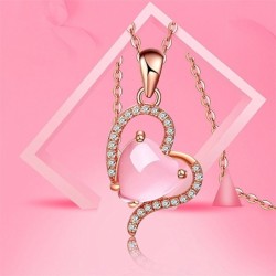 Elegante colar de ouro rosa - pingente em forma de coração - cristais - opala rosa