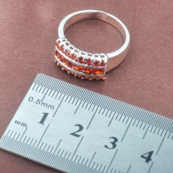 Conjunto de joias elegantes - com zircônias vermelhas - colar - brincos - anel