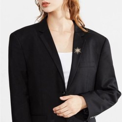 Luxurious star shaped brooch - cubic zirconiaBrooches