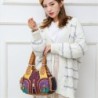 Bolsa de ombro pequena vintage - rebites - cores contrastantes - couro