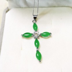 Colar de prata - pingente de cruz verde jade esmeralda - prata de lei 925