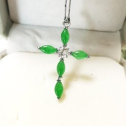 Colar de prata - pingente de cruz verde jade esmeralda - prata de lei 925