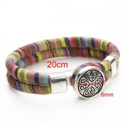 Pulseira estilo boêmio - algodão colorido em camadas - prata tibetana - botão de pressão
