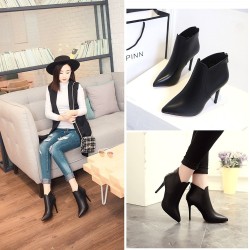 Leather heeled ankle boots - with zipperBoots