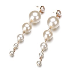 Long earrings with pearlsEarrings