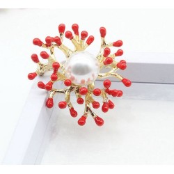 Coral vermelho com pérola - broche de ouro
