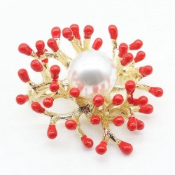 Coral vermelho com pérola - broche de ouro
