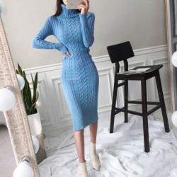 Vestido de inverno tricotado - com gola alta