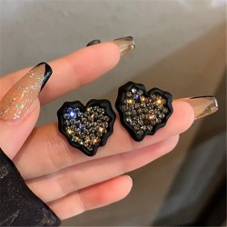 Brincos em formato de coração preto - com cristais
