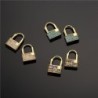 Brincos de ouro em forma de cadeado - com cristais