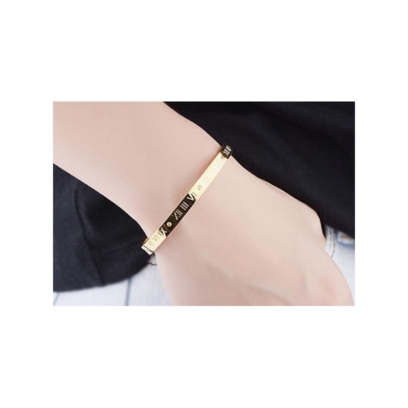 Pulseira elegante - oco em algarismos romanos da sorte - aço titânio - unissex