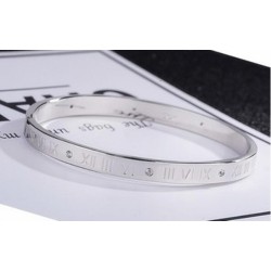 Pulseira elegante - oco em algarismos romanos da sorte - aço titânio - unissex