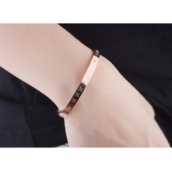 Pulseira elegante - oco em algarismos romanos da sorte - aço titânio - unissex