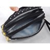 Bolsa clutch pequena - zíper triplo - alça de pulso - padrão de pontos