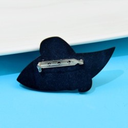 Senhora de chapéu preto - broche