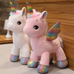 Unicórnio arco-íris - brinquedo de pelúcia