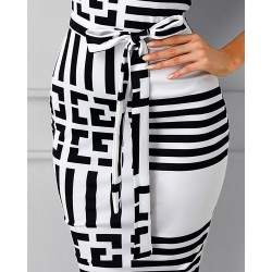 Vestido midi clássico - manga três quartos - listras geométricas de cor preta