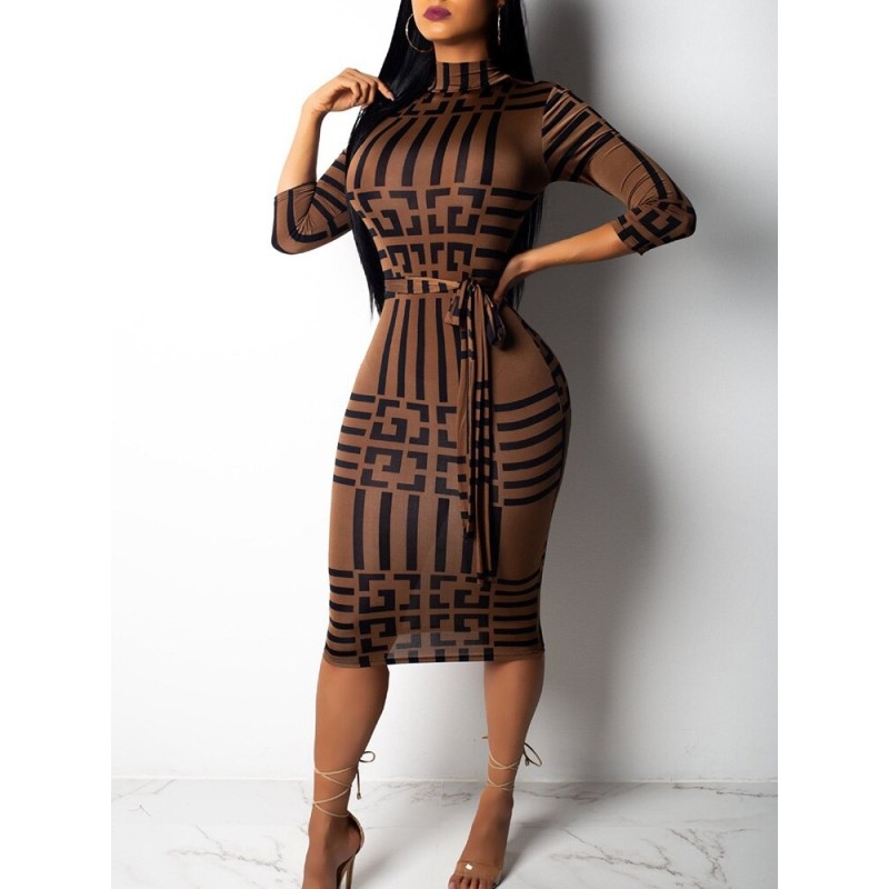 Vestido midi clássico - manga três quartos - listras geométricas de cor preta