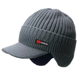 Gorro de malha de inverno quente - com viseira / proteção para as orelhas