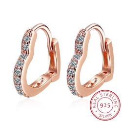 Brincos elegantes em forma de coração - com zircônias - prata de lei 925