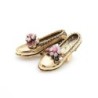 Broche retrô - sapatos dourados / flores de strass
