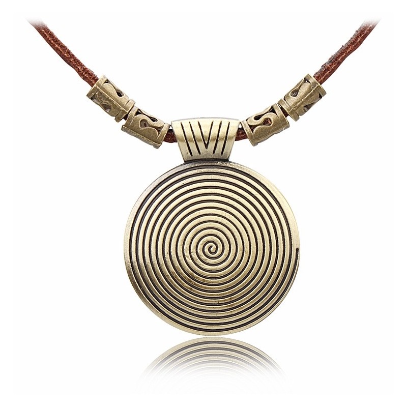 Colar vintage - pingente redondo de metal - corda de couro