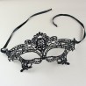 máscara de olho de renda preta veneziana