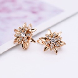 Golden flower earrings with crystalsEarrings