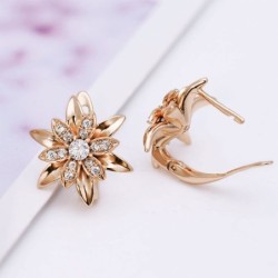 Brinco flor dourada com cristais