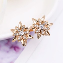 Brinco flor dourada com cristais