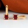 Brincos elegantes em ouro - com zircônias quadradas