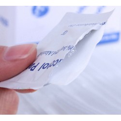 Compressas com álcool - lenços antissépticos - antibacterianos - 100 peças