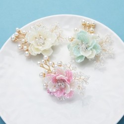 Flor de cristal com pérolas - broche