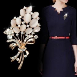 Flor de opala com cristais - broche