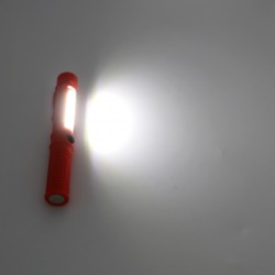 Lanterna LED - com clipe magnético