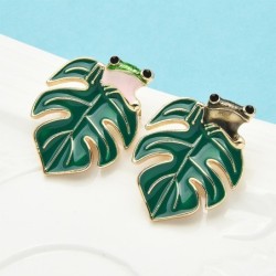 A rã e a folha - broche de esmalte