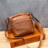 Bolsa tiracolo de couro - com rebites
