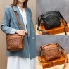 Bolsa tiracolo de couro - com rebites