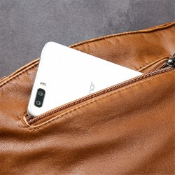 Bolsa tiracolo de couro - com rebites