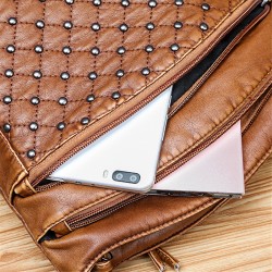 Bolsa tiracolo de couro - com rebites