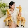 Girafa realista - brinquedo de pelúcia