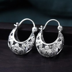 Vintage hollow-out flowers - silver hoop earringsEarrings