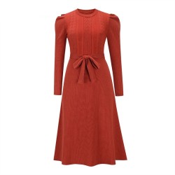 Elegant knitted dress - long sleeve - waist beltDresses