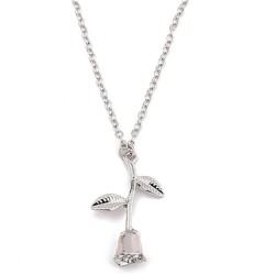 Colar elegante com pingente de rosa