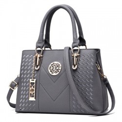 Elegant leather shoulder bag - handbagHandbags
