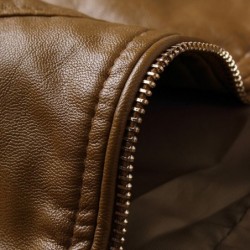 Jaqueta de couro slim - com zíperes / bolsos