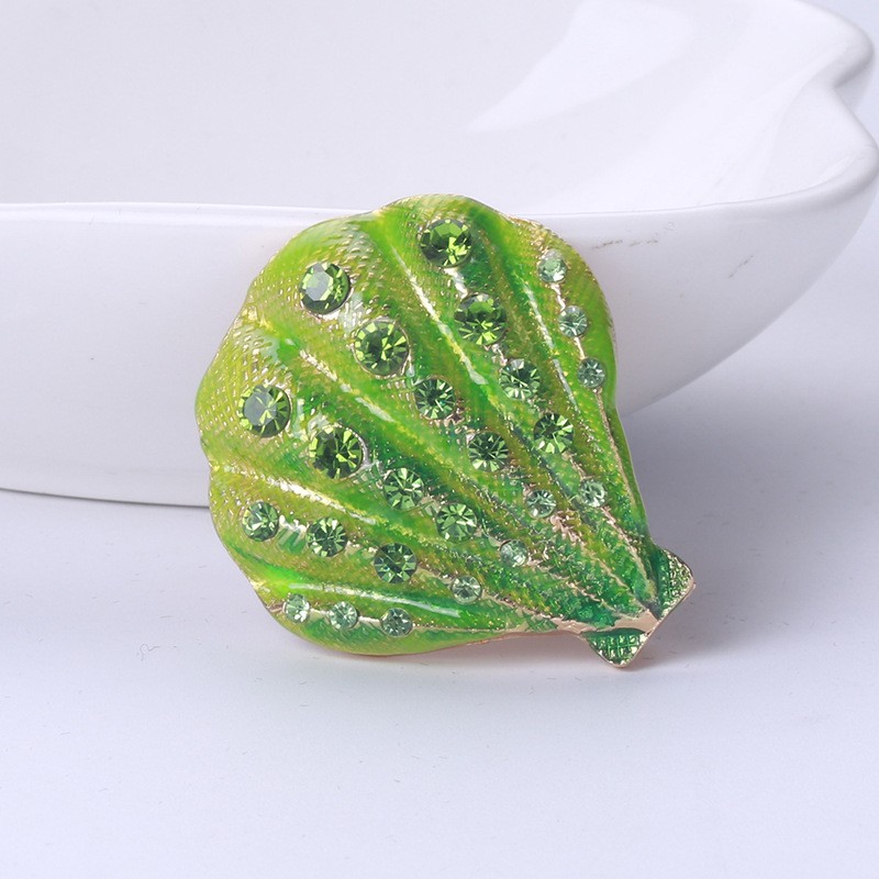 Crystal shell - elegant broochBrooches