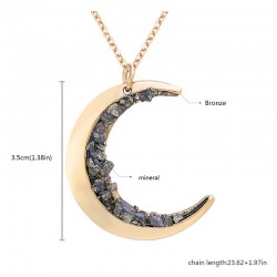 Pingente em forma de lua com minerais triturados - colar de ouro
