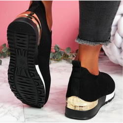 Tênis esportivo em mesh - slip on - com plataforma alta